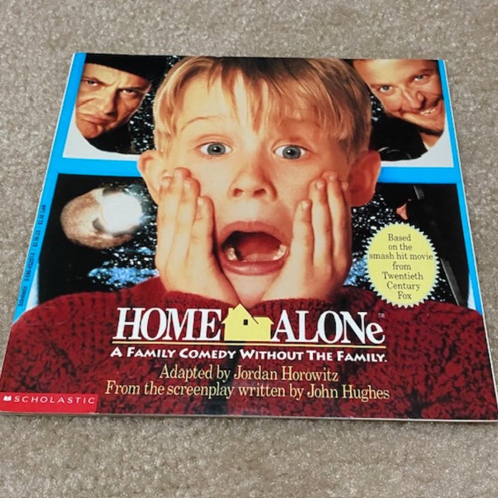 Home alone paperback. Based on the hit movie. 1990.
